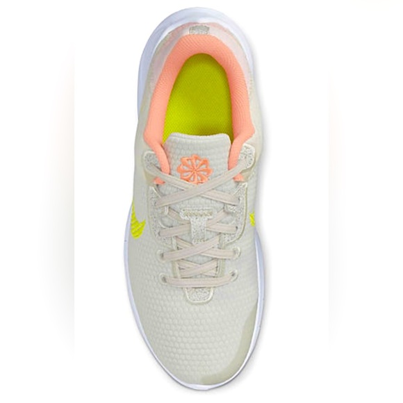 NIB Nike Women’s Flex Experience Run 11 Next Nature Running Shoe Sz 9 - Picture 2 of 6